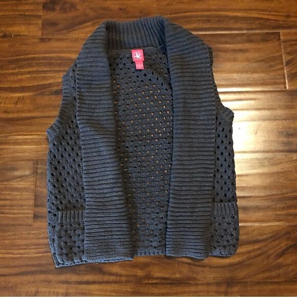 2 Girls Sweaters - Mossimo Gray Size Medium, J. Khaki Brown Knit Size Large - Picture 8 of 13